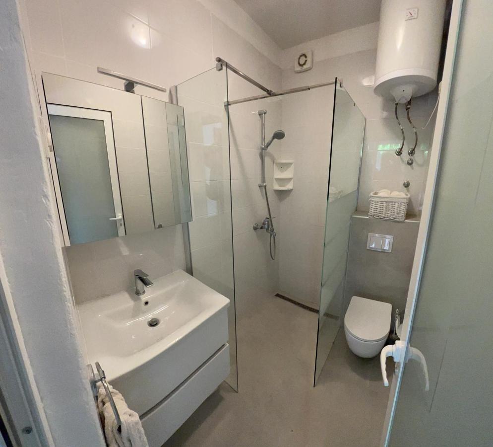 Apartmani Tonko Račišće Екстериор снимка